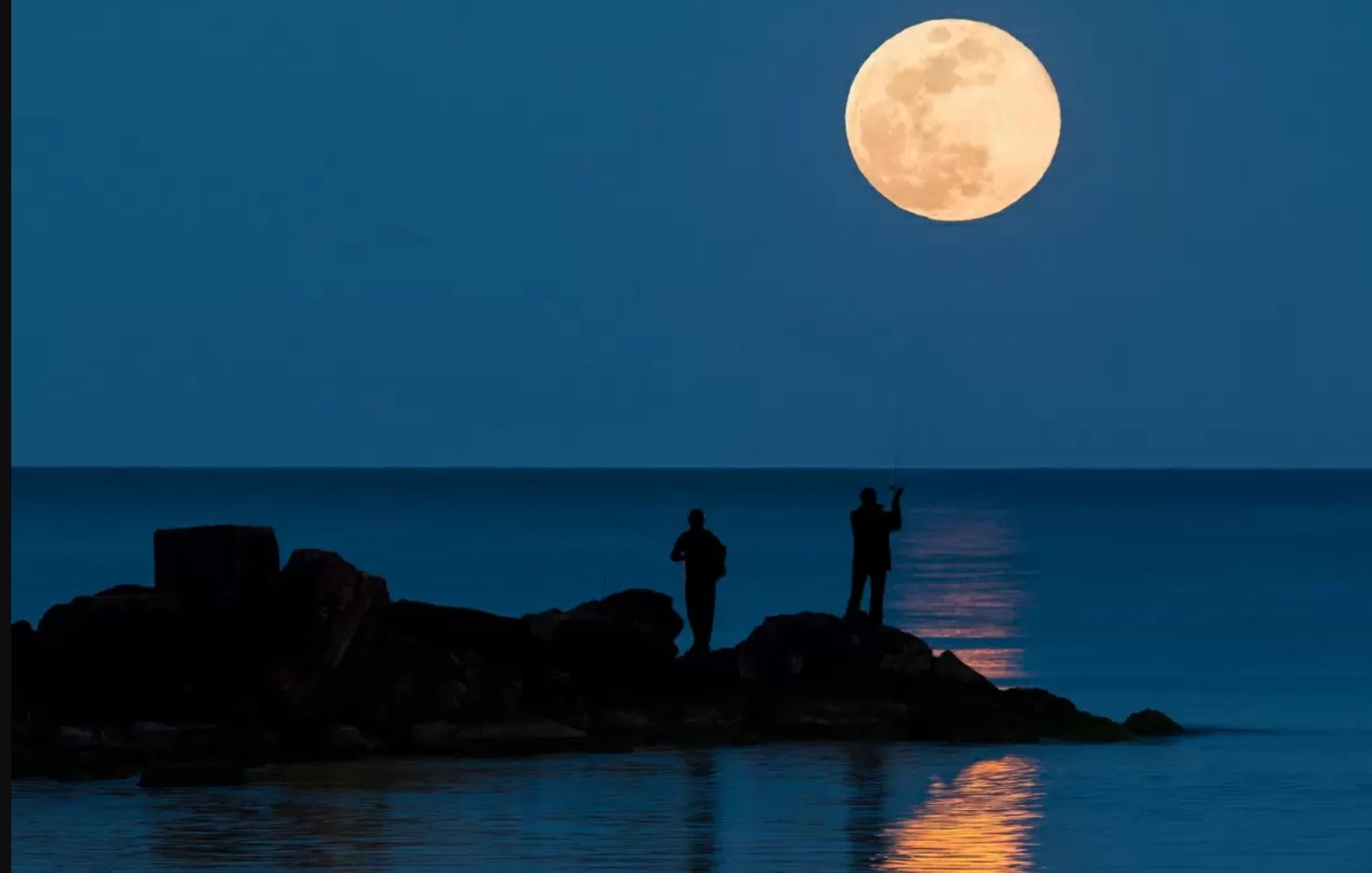 foto de rio a noite