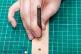 Como fazer furo em cinto: com prego, furadeira, furador de papel e mais!